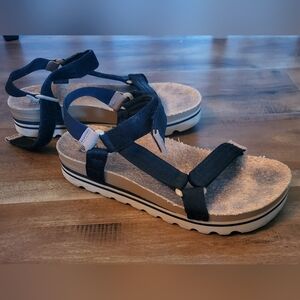 Reef Black and Tan Sandals with Adjustable Straps